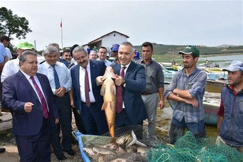 M­a­r­m­a­r­a­ ­G­ö­l­ü­­n­d­e­ ­b­a­l­ı­k­ç­ı­l­a­r­ ­­V­i­r­a­ ­B­i­s­m­i­l­l­a­h­­ ­d­e­d­i­ ­-­ ­S­o­n­ ­D­a­k­i­k­a­ ­H­a­b­e­r­l­e­r­
